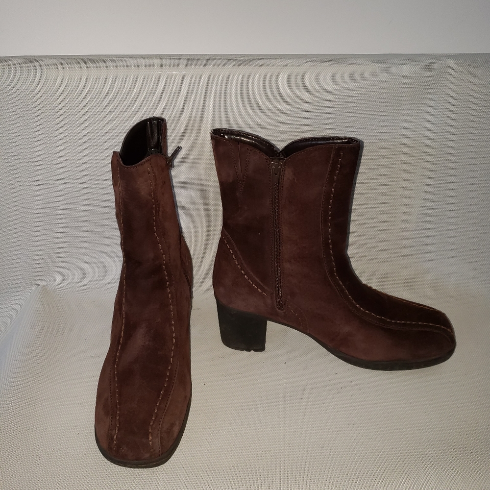 Boots - Picture 5 of 16